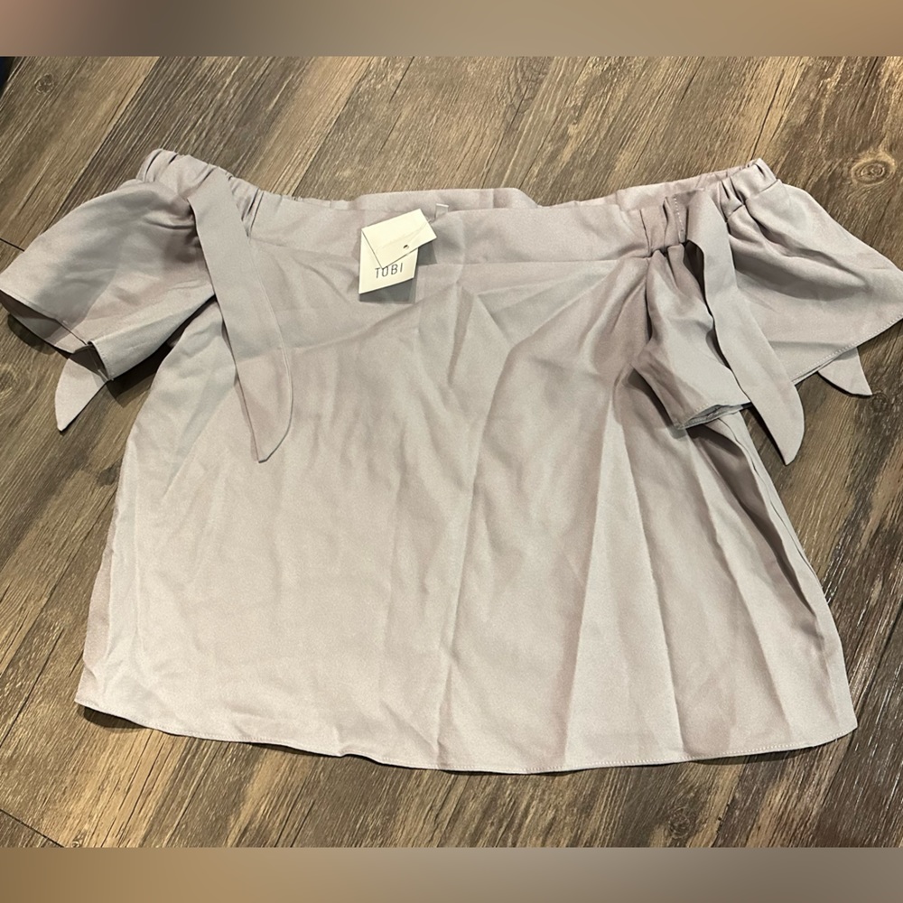 TOBI Off the shoulder top